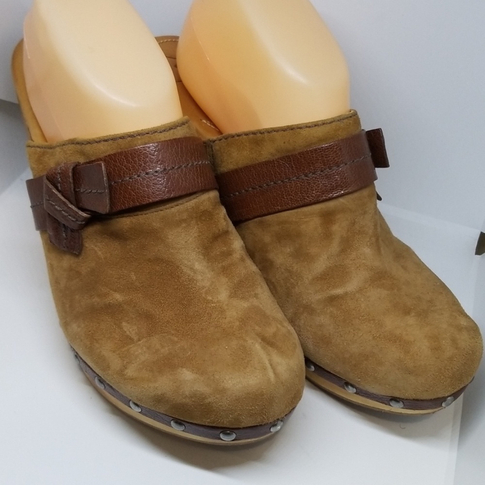 Naya Irina tan clog 11